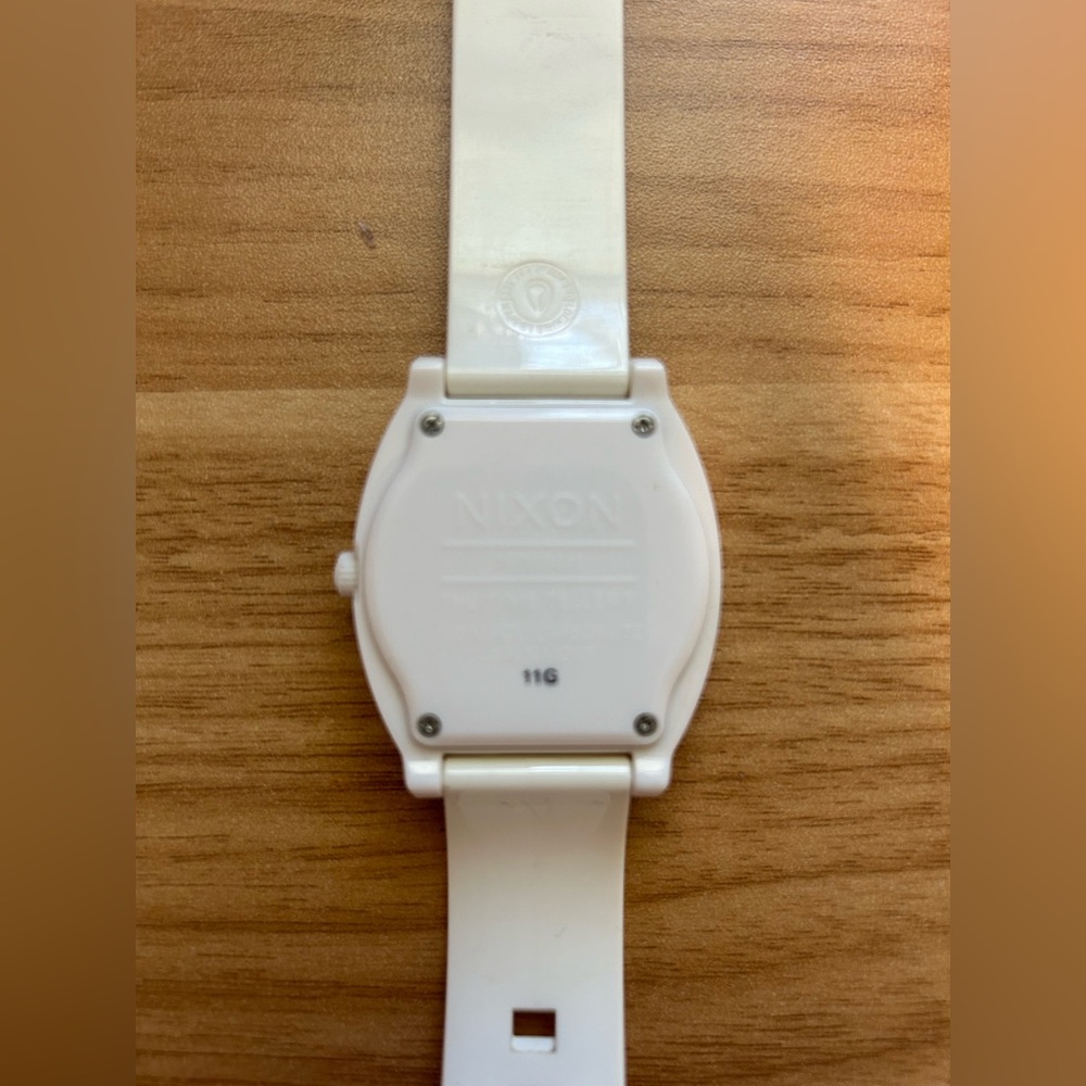 Nixon “The Minimal” White Watch - Picture 4 of 4